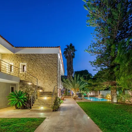 Villa Saronida Βίλα Saronida
